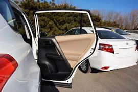 2015款丰田RAV4