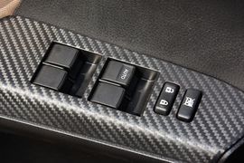 2015款丰田RAV4