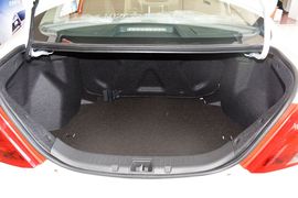 2015款比亚迪速锐1.5L手动舒适型