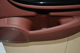 2015款比亚迪速锐1.5L手动舒适型