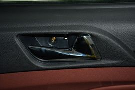 2015款比亚迪速锐1.5L手动舒适型