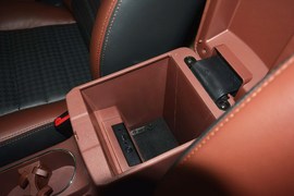 2015款比亚迪速锐1.5L手动舒适型