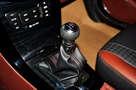 2015款比亚迪速锐1.5L手动舒适型