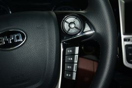 2015款比亚迪速锐1.5L手动舒适型