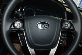 2015款比亚迪速锐1.5L手动舒适型