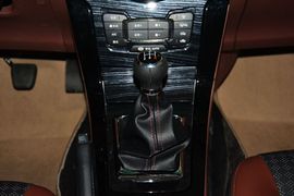 2015款比亚迪速锐1.5L手动舒适型