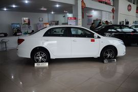 2015款比亚迪速锐1.5L手动舒适型
