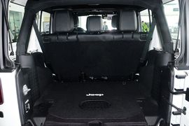 2015款Jeep牧马人四门版3.0L撒哈拉