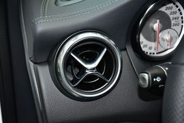 2015款奔驰GLA260