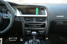 2016款奥迪S5掀背3.0T豪华型