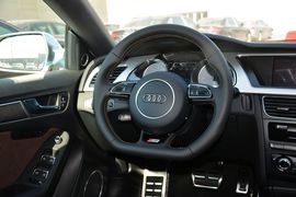 2016款奥迪S5掀背3.0T豪华型