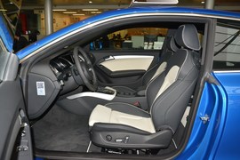 2016款奥迪A5双门45TFSI舒适型