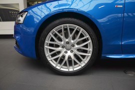 2016款奥迪A5双门45TFSI舒适型