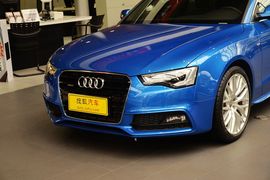2016款奥迪A5双门45TFSI舒适型