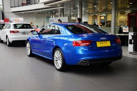 2016款奥迪A5双门45TFSI舒适型
