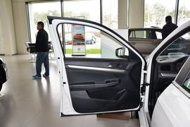 2015款大众朗逸1.6L手动舒适型