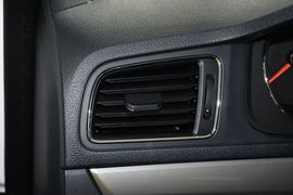 2015款大众朗逸1.6L手动舒适型