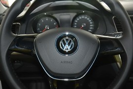 2015款大众朗逸1.6L手动舒适型