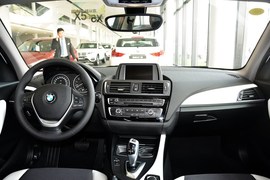 2015款宝马118i都市设计套装