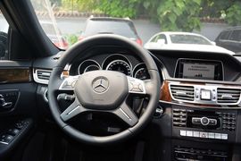 2015款奔驰E320L豪华型