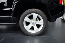 2015款Jeep自由客2.0L运动版