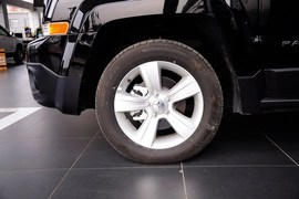2015款Jeep自由客2.0L运动版