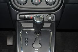 2015款Jeep自由客2.0L运动版