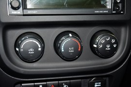 2015款Jeep自由客2.0L运动版