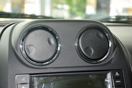 2015款Jeep自由客2.0L运动版