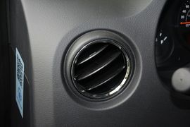 2015款Jeep自由客2.0L运动版