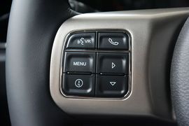 2015款Jeep自由客2.0L运动版