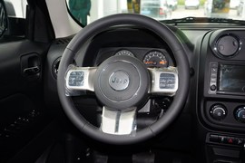 2015款Jeep自由客2.0L运动版