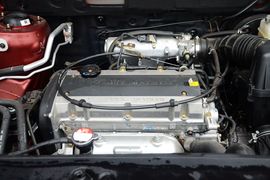 2015款华泰经典圣达菲2.0L汽油手动两驱标准型