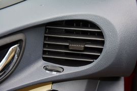 2015款华泰经典圣达菲2.0L汽油手动两驱标准型