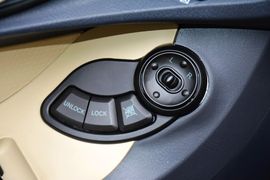 2015款华泰经典圣达菲2.0L汽油手动两驱标准型