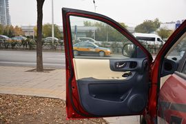 2015款华泰经典圣达菲2.0L汽油手动两驱标准型