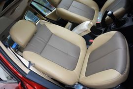 2015款华泰经典圣达菲2.0L汽油手动两驱标准型