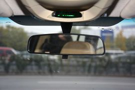 2015款华泰经典圣达菲2.0L汽油手动两驱标准型