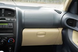 2015款华泰经典圣达菲2.0L汽油手动两驱标准型