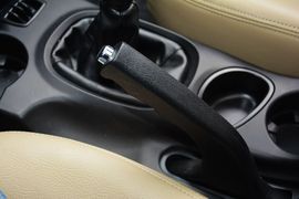 2015款华泰经典圣达菲2.0L汽油手动两驱标准型