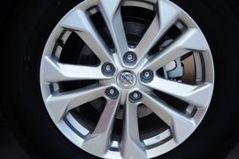 2015款日产奇骏2.5L