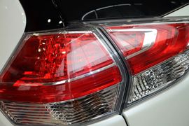 2015款日产奇骏2.5L
