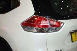 2015款日产奇骏2.5L
