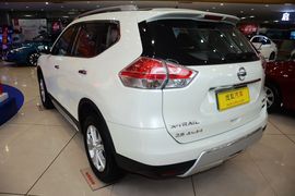 2015款日产奇骏2.5L