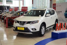 2015款日产奇骏2.5L