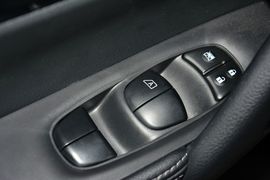 2015款日产奇骏2.5L