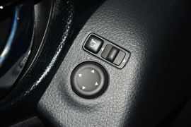 2015款日产奇骏2.5L