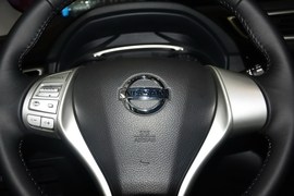 2015款日产奇骏2.5L
