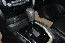 2015款日产奇骏2.5L