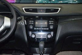 2015款日产奇骏2.5L